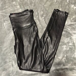 ❤️ SPANX Black Faux Leather Leggings